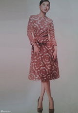 高清图：黄圣依《UNA》大片长裙飘逸神情淡雅