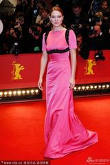 组图：柏林电影节开幕 《阿黛尔》赛杜粉裙熟女
