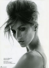 高清组图：吉赛尔-邦辰登杂志封面 秀魔鬼身材