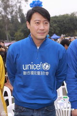 高清图：黎明出席慈善活动 被问生子计划没好气