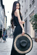 组图：温心流苏黑裙搭配镂空花边大沿帽