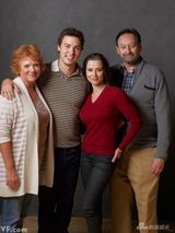 组图：《怪胎与书呆》卡司13年后《名利场》重聚首