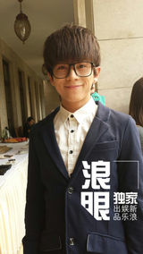 组图：何洁赫子铭大婚 陈楚生苏醒柳岩等到贺