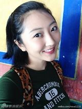 组图：李云迪女友旧爱长相相似 华真田霏分不清