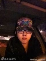 组图：李思思生活照曝光 一改春晚范儿变萌少女