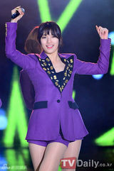 高清组图：金秀贤获大众文化奖 EXO-K等热唱助阵