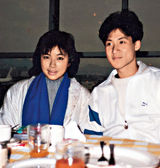 组图：罗美薇赴英陪女儿 张学友新宠女助手曝光