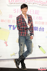 组图：林心如汪东城亮相 靓丽帅气二人抢镜