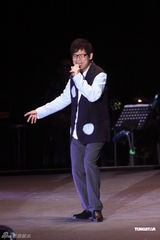 高清图：张惠妹罗大佑杨乃文摇滚个唱High翻全场