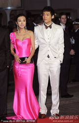 幻灯图集：《日照重庆》戛纳首映 王小帅获最高礼遇