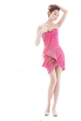 幻灯图：吕夏写真姹紫嫣红 颠覆《生死线》形象