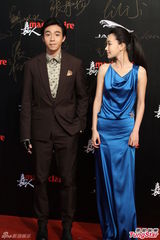 组图：绯闻男女杨幂俞灏明同场 李小璐大露美胸