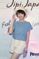 组图：官恩娜诸葛梓岐走秀 陈嘉桓否认与林峰绯闻