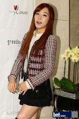 组图：韩笑星洪禄基大婚 SM娱乐家族总动员祝贺