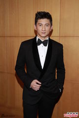 组图：吴奇隆曝过年与刘诗诗出游 已见过家长