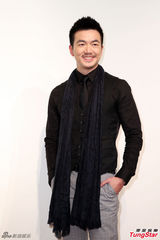 组图：《满月酒》归亚蕾再演“柜儿母”