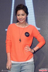 组图：阮经天代言引争议 称每年都想娶许玮宁