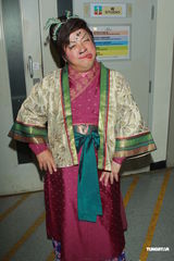 组图：曾志伟蒙嘉慧胡杏儿等录节目卖力演出