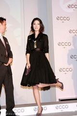 组图：陈慧琳亮相潮味十足 支持儿子进入娱乐圈 