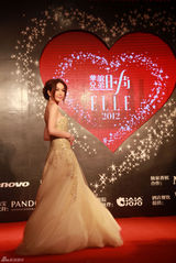 高清图：近百位明星闪耀上海华谊之夜红毯