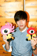 高清图：对话李敏镐：中国巡演将唱新歌 最想去故宫