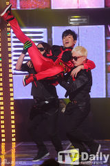 组图:金宇彬告别MCD 泰妍钟铉对唱GirlsDay夺冠