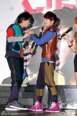 组图：Circus年底跨界发新碟 爱莎献上“爱的巴掌”