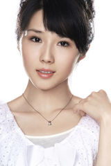 高清图：方安娜签约鑫宝源 打造水做的女孩儿