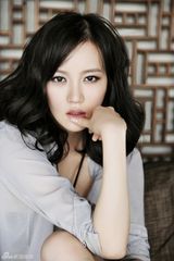 高清图：唐于鸿变身性感娇娃 妩媚迷人尽展女人味  