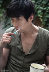 高清组图：满江新专辑封面照曝光 尽显熟男魅力