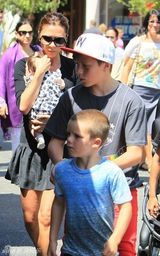 组图：贝克汉姆千金首曝光 小脸肉嘟嘟可爱至极