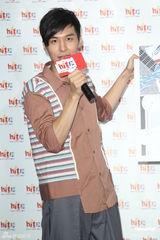 组图：严爵坦言不会追女生 自曝曾有暗恋经历