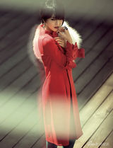 幻灯图：金素妍浓妆写真冷艳华丽 上演优雅一吻