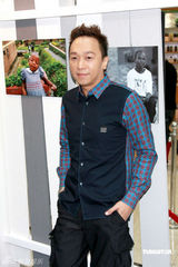 幻灯组图：张学友与非洲儿童合唱 崔健邦不怕被解雇