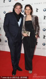 幻灯图：群星齐聚电影节之夜活动 布吉特举止出位