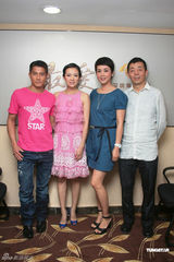 组图：章子怡深圳泪眼不停 公开答谢老板支持