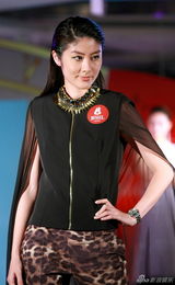 组图：陈慧琳出席某品牌活动 畅谈与儿子生活点滴