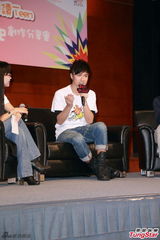 组图：古巨基出席书展讲座 惊叹粪便画创作力