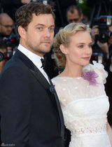 组图：黛安-克鲁格携男友亮相秀恩爱