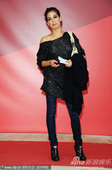 组图：电影《板球》《几片云》威尼斯举办首映礼