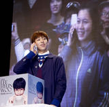 组图：李玹雨中国首秀温馨 收庆生短片感动落泪