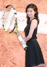 组图：林志玲不心急感情事 拒谈对言承旭未忘情