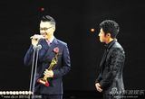 组图：吴秀波马苏获得金鹰观众喜爱的男女演员奖