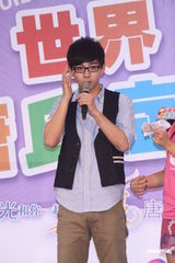 组图：胡夏获称“公益王子” 25日台北开唱