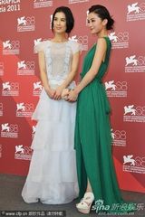 组图：《白蛇》记者会 主演李连杰黄圣依阿Sa(蔡卓妍)聚首