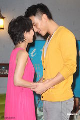 组图：许茹芸期待爱情称想婚 MV与王阳明秀甜蜜