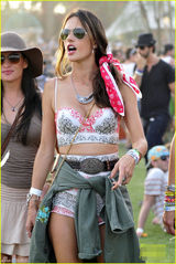 组图：《变3》女主牵手陌生男 疑与斯坦森情变