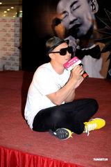 高清组图：陈奕迅笑言自己无心肝 有意看哈林演出