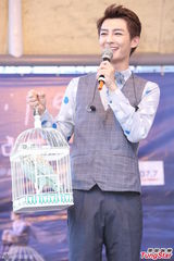 组图：炎亚纶视周杰伦为贵人 与初恋女友话题多