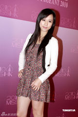 幻灯图：香港小姐首次面试 50位佳丽演曼妙诱惑